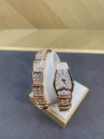 Not a hit, not a TikTok influencer's first choice for Gucci necklaces. The lates - Click Image to Close