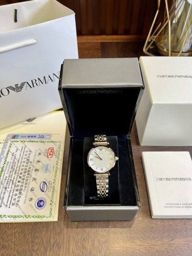 BH Same packaging as pictured. Original Armani Gypsophila arrived. Case: 316L st