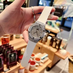 Hublot Full Diamond Set Women's Watch (Ddd) Exclusive New Model, See Pictures fo