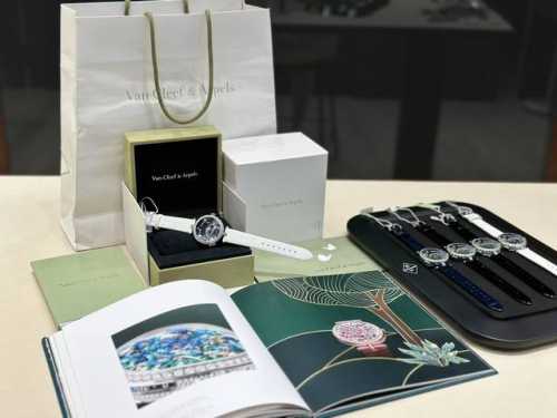 Exclusive Real Shot, Look For Quality And Details Van Cleef & Arpels Latest V2 V