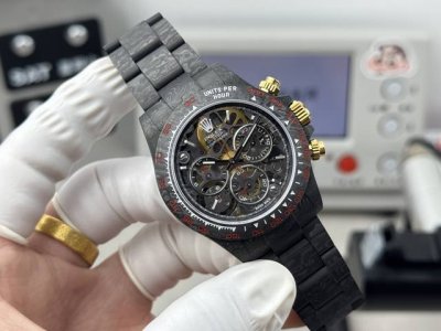 Twf Full Carbon Fiber Customized Daytona Series Watch Case is made entirely of i