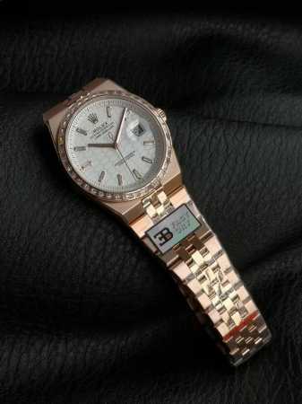 36mm138g , same price for gold and white, ice surface +50 diamond ring +100 B Fa - Click Image to Close