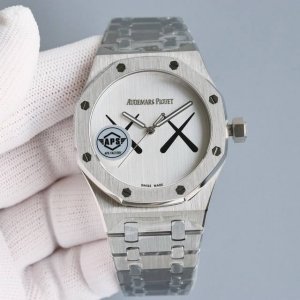 Aps. Kaws co-branded upgraded V2 version mechanical men's watch equipped with st