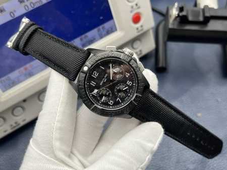 Gr Factory debuts the Breitling Avenger collection, a cutting-edge debut! Featur - Click Image to Close