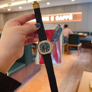 Gold-cased Patek Philippe - Grenade Series women's simple three-hand model, a mo