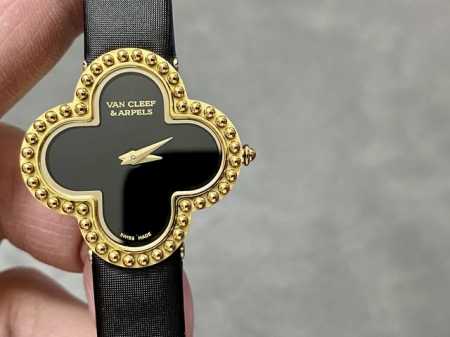 Exclusive Quality Product Brand: & - Van Cleef & Arpels Series: Four-Leaf Clover - Click Image to Close