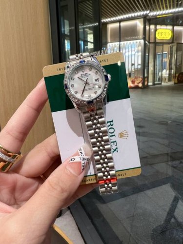 New model recommended diamond ring Rolex 28Mm exquisite small watch spiral back