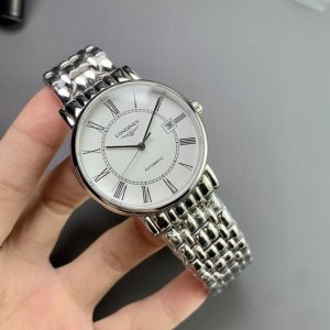 Simple and popular, the Swiss brand Longines is highly sought after for its eleg
