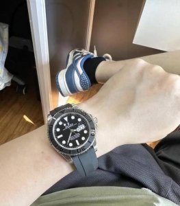 Rolex: A Night Voyager in White Precious MetalThe Hidden Aesthetics of a Platinu