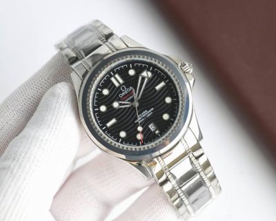 Omega Seamaster series, a fine men's watch, features an elegant, leisurely look
