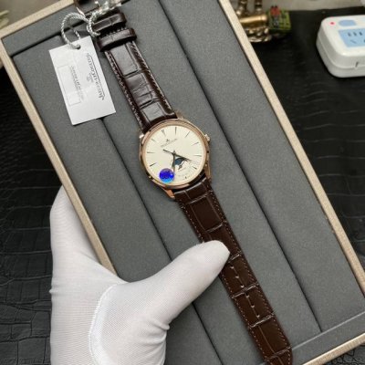 Aps Jaeger-LeCoultre Moonphase Master Integrated Movement The new moonphase uses