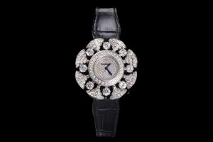 Divas'Dream Bulgari Jewelry Collection! The 33mm dial, paired with a Swiss Eta R