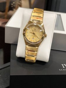 Gold + 30 Diamond Bezel 20 Mechanical 70 The new fifth-generation Constellation Gold + 30 Diamond Bezel 20 Mechanical 70 The new fifth-generation Constellation