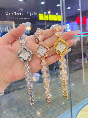 Van Cleef & Arpels Xiaohongshu hot-selling trendy brand diamond-encrusted fishta