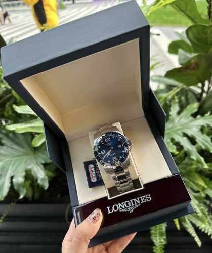 The Longines Conquest Blue Dial is the perfect answer for a new professional! Af
