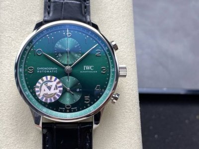 IWC Portuguese Chronograph Series Highlights 1. Exquisite transparent caseback,