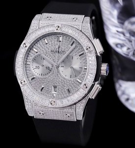Hublot's classic, best-set diamond Big Bang watch features a polished stainless