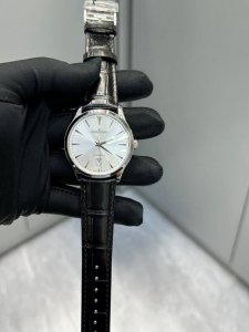 Zf's minimalist, ultra-thin design, the Jaeger-LeCoultre Ultra-Thin Master Q1288