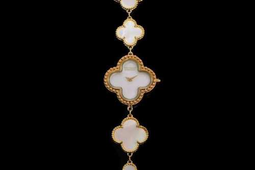 New Bracelet Model Brand: -Van Eef & Arls Series: Alhambra Bracelet Model Series
