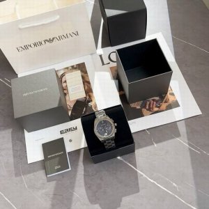 Emporio Armani quartz men's watch, new model from the counter! The hottest men's