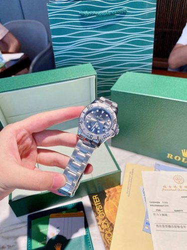 Yacht-Master Series Watch The Yacht-Master watch possesses a robust yet captiva