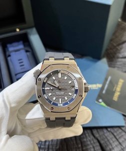 Audemars Piguet Royal Oak Offshore 15720St Elephant Grey (Ddd), 42mm case diamet