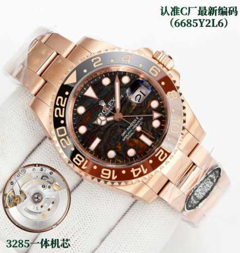 SJ produced a black and blue color-changing cola bezel with a 2210 left-handed g