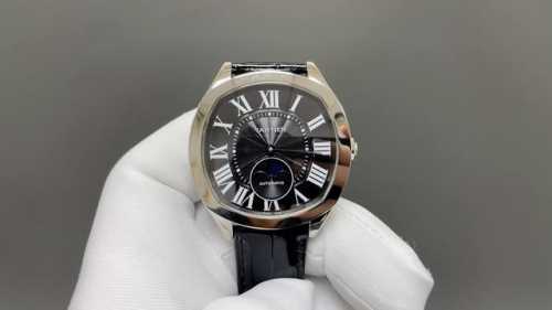 Cartier Drive De Cartier watch. Its elegant and solemn pillow-shaped design pair