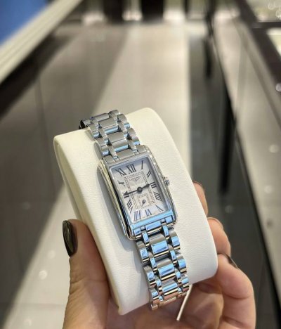 The Longines DolceVita Medium is truly a Longines bestseller, often sold out. I