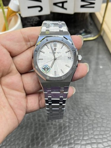 Audemars Piguet Royal Oak Series 41Mm, Featuring The Audemars Piguet-Exclusive C