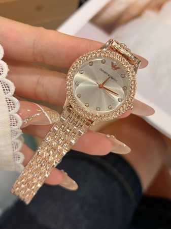 Armani's latest fashion watch, simple and stylish, exquisite and elegant. Scratc - Click Image to Close