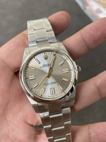 Rolex Oyster Perpetual Silver Dial 41mm Dandong
