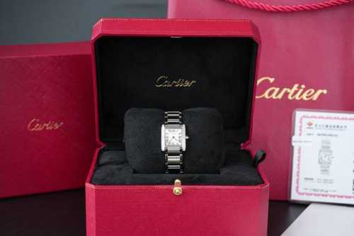 Francaise Tank women's watch with genuine diamonds! The case is set with 22 larg