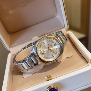 White Case With Gold Accents. Gucci Interlocking Series New Watch. Original Came