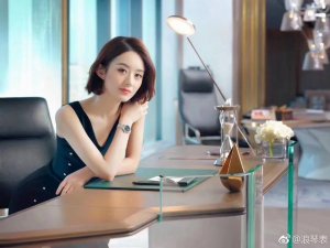 Zhao Liying wears the same elegant Longines Master Collection classic watch, per Zhao Liying wears the same elegant Longines Master Collection classic watch, per