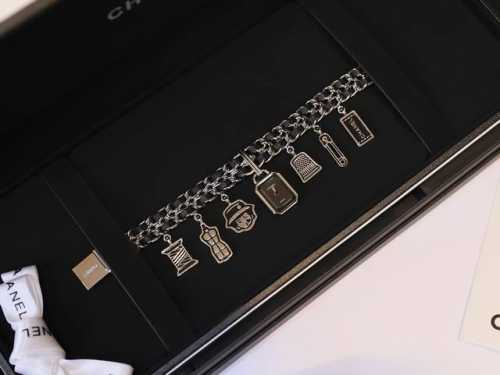 Chanel Haute Couture Collection Charm WatchThe brand new Couture O'Clock series