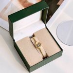 This is a Gucci model bought from a Japanese second-hand shop! It is extremely