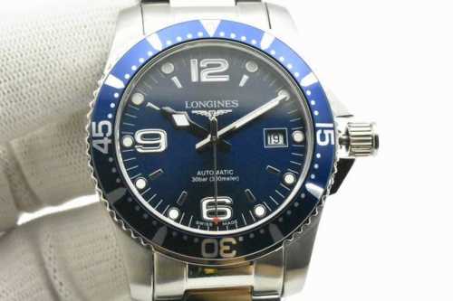 White Case Gold Case 800 Explore The Secrets Of The Longines Conquest Diving Ser