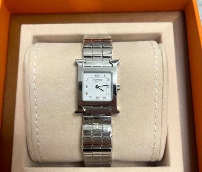 Diamond Bezel - Little Red Book Influencer Edition Herm S Heure H Steel Watch. I