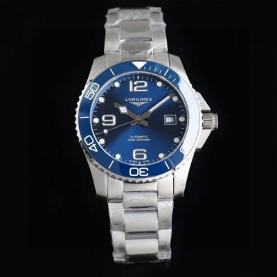 the new upgraded Concas watch with inlaid parallel luminous pearls. The Concas h