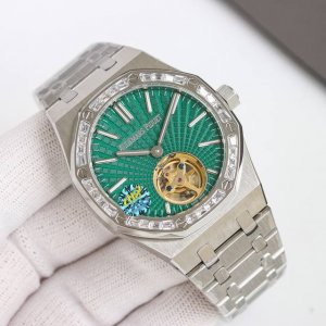 White case, rose black case, 50 diamonds, 150 steel Factory. The Audemars Pigue