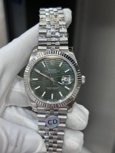 Exclusive Photos of the Rolex Datejust, Model M126334-0030, Wavy Green Dial, 41m