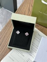 V Gold Material Four-Leaf Clover Pink Mother-Of-Pearl Silver Earrings. This Pair