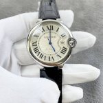 Cartier Blue Balloon 42mm Series! This alligator leather strap model exudes eleg