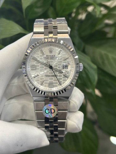 Exclusive photos of the Rolex Automatische Schweizer Maschinen model M127334-000