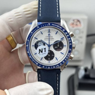 N1, Omega Speedmaster Snoopy 50th Anniversary Watch 3861 manual winding is the s
