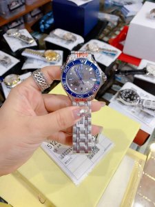 A gentleman's sophisticated style that exudes taste! Whether for formal or casu