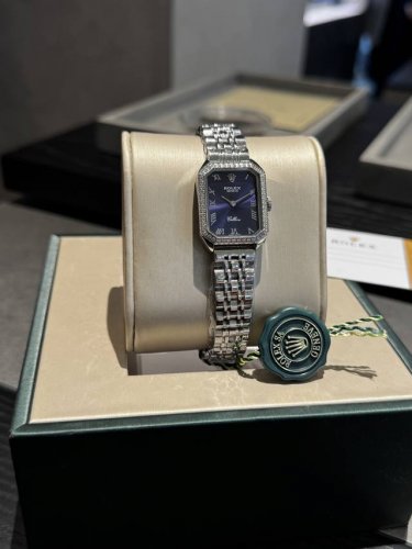 Rolex Small Square Watch, a low-key and luxurious Rolex 1970's antique watch, fe