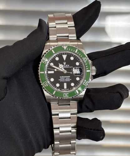 Selling a Rolex ~126610 ~ Green Ghost Rolex Submariner M126610Lv-0002 Automatic
