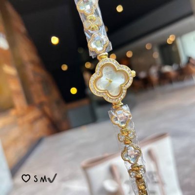 New Van Cleef & Arpels Bracelet - & Four-Leaf Clover DDD